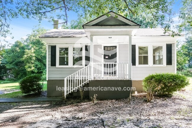 property at 906 W 9th Ave