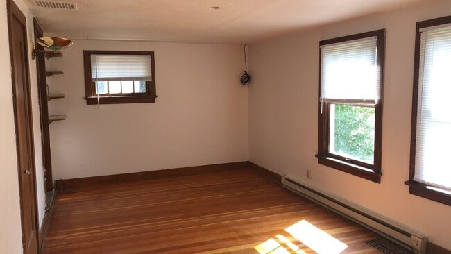 468-470 NE Maiden Ln in Pullman, WA - Building Photo - Building Photo