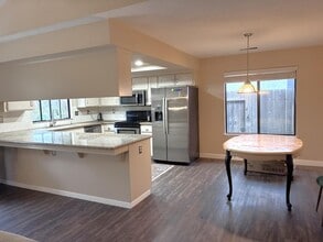 1430 Fir Ave in Clovis, CA - Building Photo - Building Photo