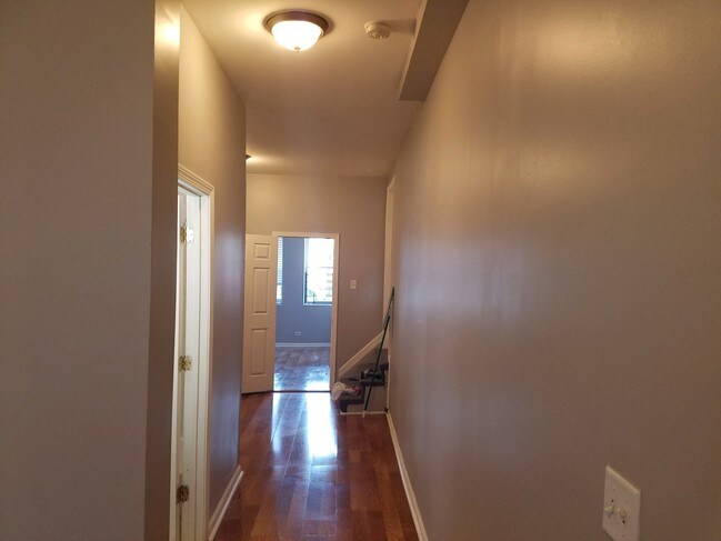4221 W Jackson Blvd-Unit -Garden in Chicago, IL - Building Photo - Building Photo