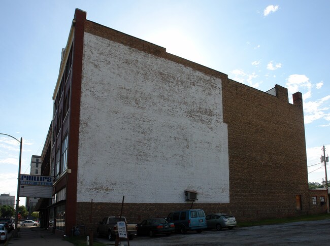 1320 5th Ave in Moline, IL - Building Photo - Building Photo