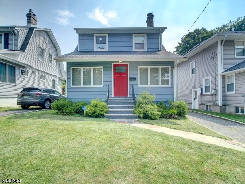415 Orange Rd in Montclair, NJ - Building Photo