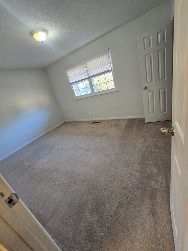 1620 Crest Rd in Raleigh, NC - Building Photo - Building Photo