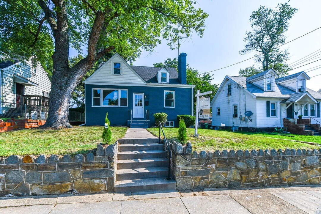 4702 Pard Rd in Capitol Heights, MD - Foto de edificio