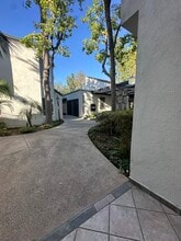 18645 Hatteras St, Unit 102 in Tarzana, CA - Building Photo - Building Photo