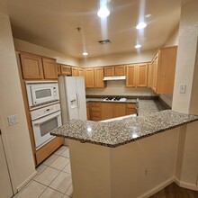 19 E Agate Ave, Unit 304 in Las Vegas, NV - Building Photo - Building Photo