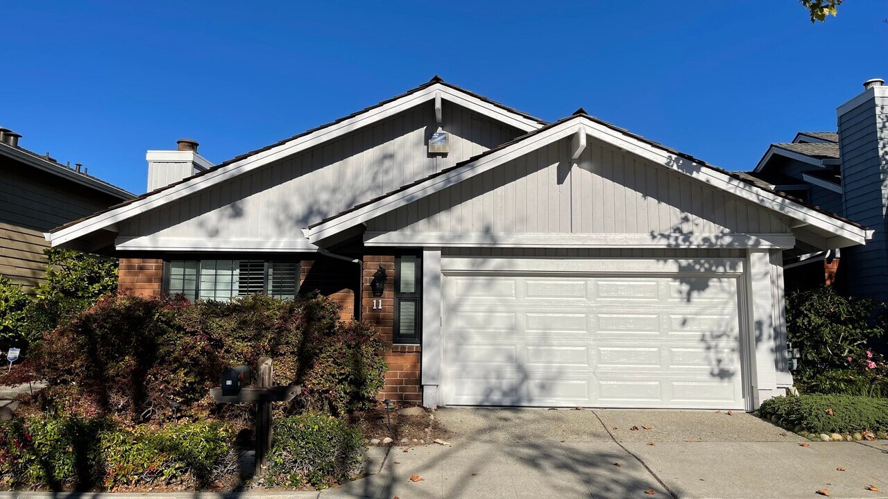 11 Wellfleet Bay in Alameda, CA - Building Photo