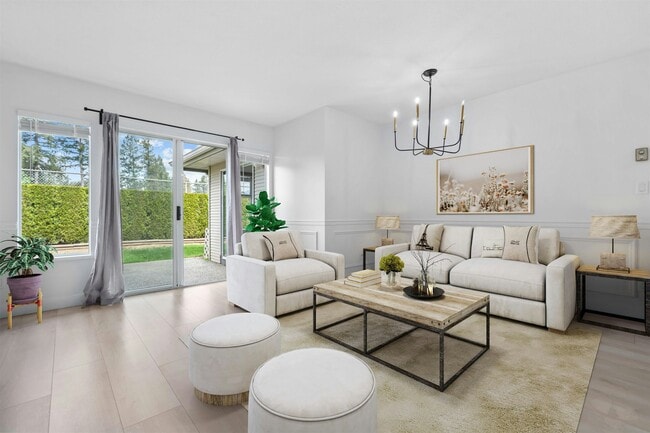 21491 Dewdney Trunk Rd in Maple Ridge, BC - Building Photo - Building Photo