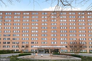 1900 Lyttonsville Rd in Silver Spring, MD - Building Photo