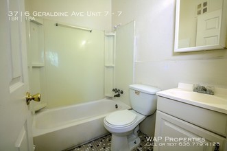 3716 Geraldine Ave-Unit -7 in St. Ann, MO - Foto de edificio - Building Photo