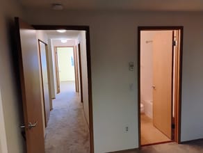 23323 Cedar Way in Mountlake Terrace, WA - Foto de edificio - Building Photo