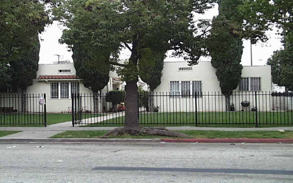 1601 S Gramercy Pl in Los Angeles, CA - Foto de edificio