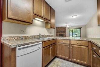 2398 Continental Ave in Tallahassee, FL - Building Photo - Building Photo