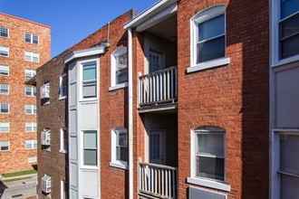 Armour View in Kansas City, MO - Foto de edificio - Building Photo