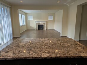 27333 15th Ct S in Des Moines, WA - Building Photo - Building Photo