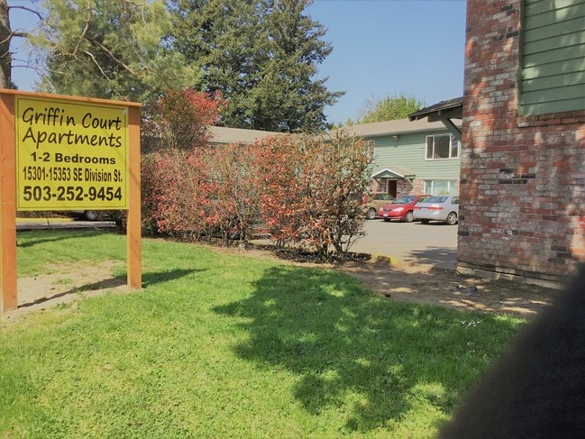 Griffin Court in Portland, OR - Foto de edificio - Building Photo