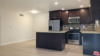 1728 S Robertson Blvd in Los Angeles, CA - Building Photo - Building Photo