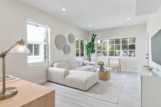 1852 SW 22nd Terrace in Miami, FL - Building Photo - Building Photo