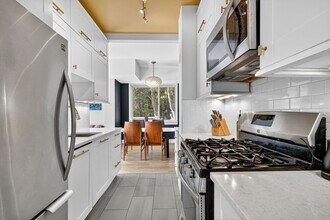 4000 Tunlaw Rd NW, Unit 116 in Washington, DC - Building Photo - Building Photo