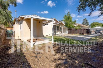 111 Elm St in Roseville, CA - Building Photo - Building Photo
