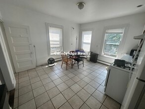 86 Kirkland St, Unit 2T in Cambridge, MA - Building Photo - Building Photo