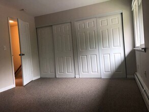 22 Mountain View Terrace in Winchester, CT - Building Photo - Building Photo