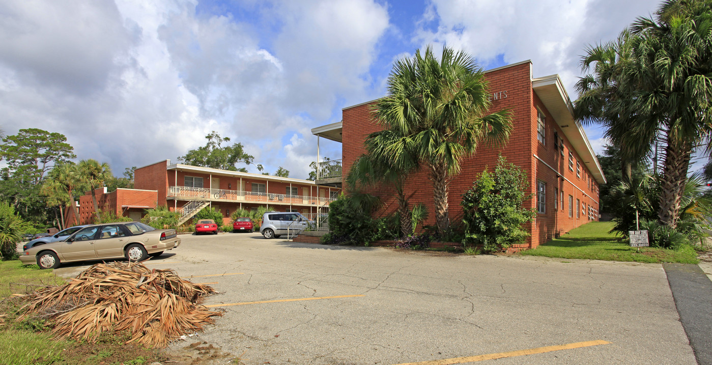 Penwood Apartments in Tallahassee, FL - Building Photo