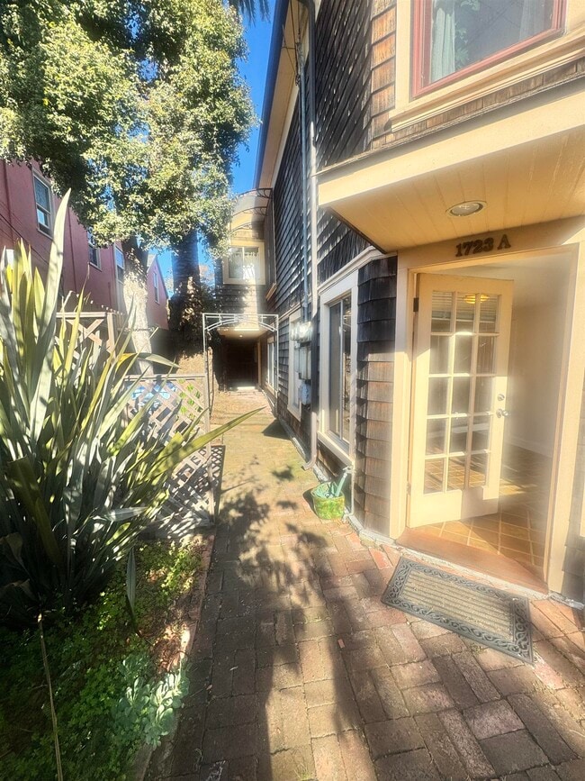 1723 Carleton St in Berkeley, CA - Building Photo - Building Photo