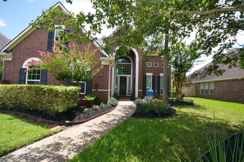 7902 Silent Forest Dr in Sugar Land, TX - Building Photo