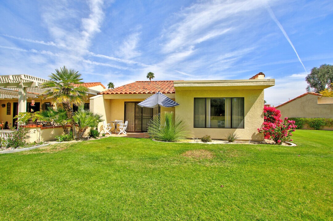 40511 Pebble Beach Cir in Palm Desert, CA - Building Photo