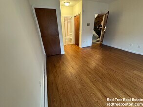 74 S Huntington Ave in Boston, MA - Foto de edificio - Building Photo