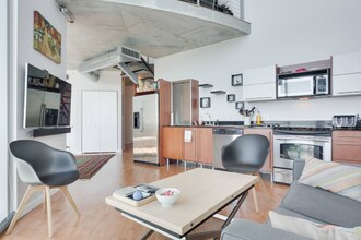 690 SW 1st Ct, Unit PHII-21 in Miami, FL - Building Photo - Building Photo