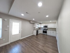 1604 S Redbud Pl in Broken Arrow, OK - Building Photo - Building Photo
