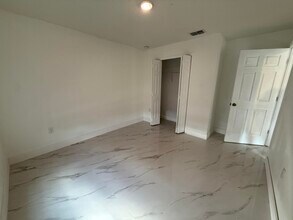 1205 SW Alcantarra Blvd in Port St. Lucie, FL - Building Photo - Building Photo