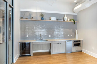 Volair Wesmont in Wood Ridge, NJ - Building Photo - Building Photo
