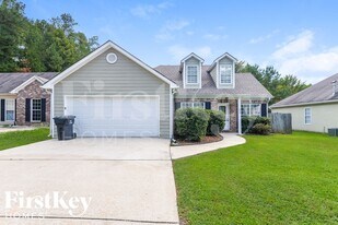 640 Meriweather Dr in Calera, AL - Building Photo