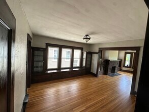 1302 W 102nd St, Unit DN in Cleveland, OH - Building Photo - Building Photo