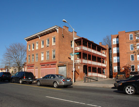 168 Albany Ave in Hartford, CT - Building Photo - Building Photo