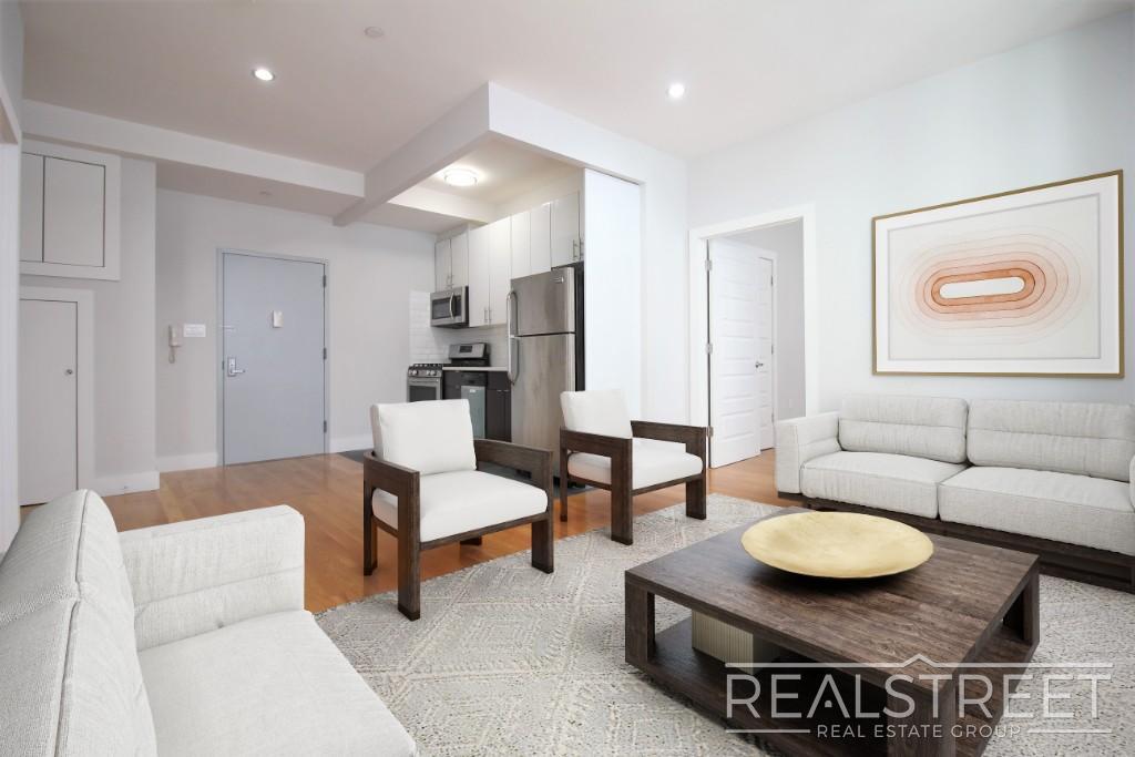 LUXURY 2 Bed in Queens! in Queens, NY - Building Photo