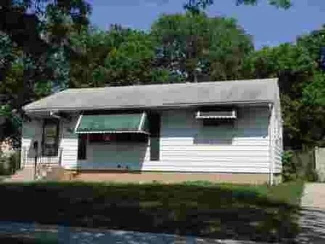 property at 1349 Lorraine Pl