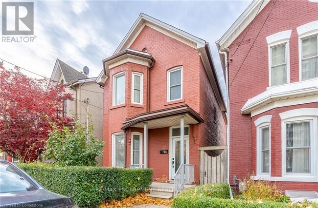 property at 21 Oxford St