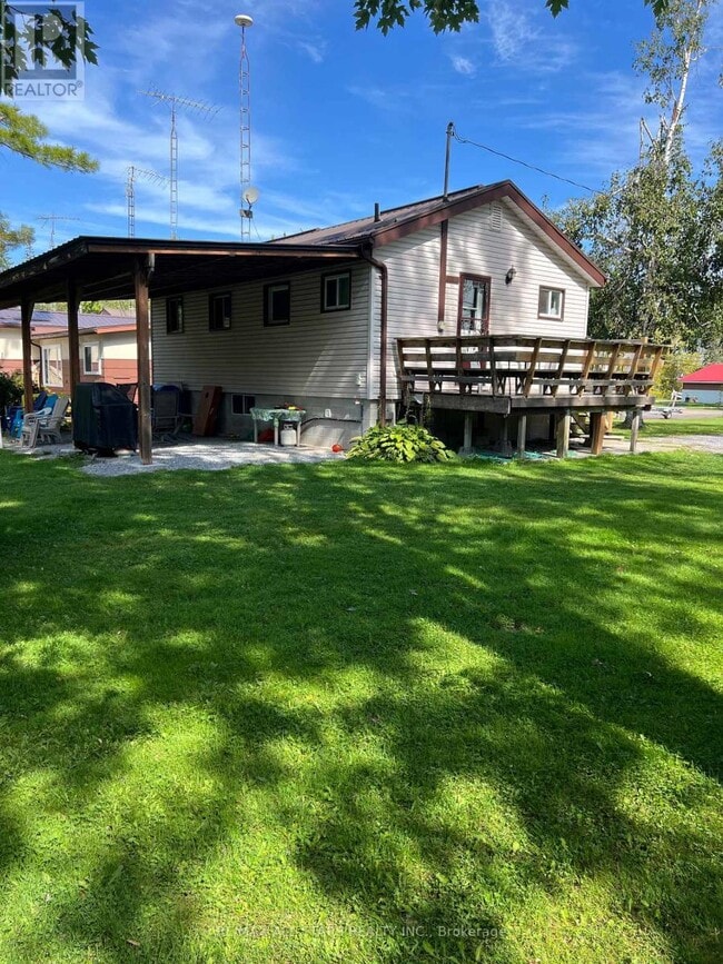 9 Sackitt Rd in Kawartha Lakes, ON - Building Photo - Building Photo