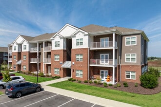The Westerly at Benn’s Grant in Smithfield, VA - Foto de edificio - Building Photo