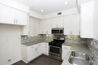 Courtyard at Ventura Canyon in Panorama City, CA - Building Photo - Interior Photo