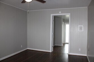 305 W Lilac Ln in Midwest City, OK - Building Photo - Building Photo