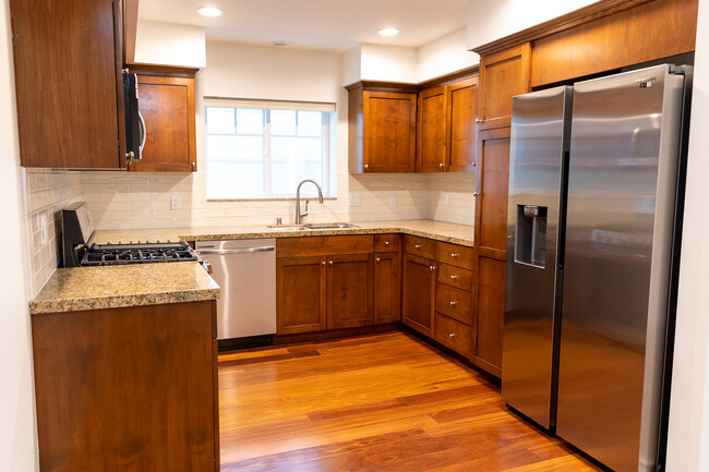 property at 5906 Murietta Ave