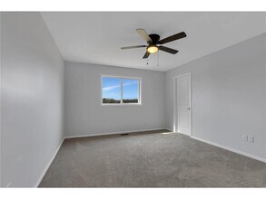 3522 Cloman Way in Inver Grove Heights, MN - Foto de edificio - Building Photo