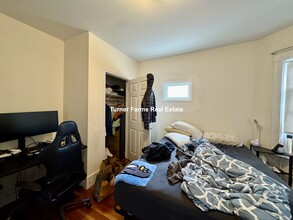 17 Albion St, Unit 2 in Somerville, MA - Foto de edificio - Building Photo