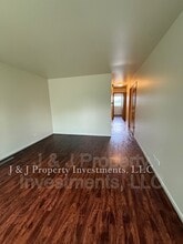 408 E Clarendon Dr in Round Lake Beach, IL - Building Photo - Building Photo