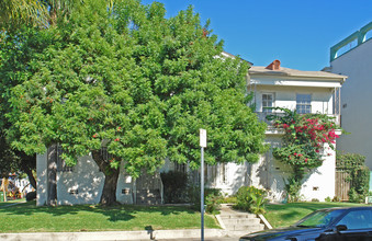 7916-7927 Rosewood Ave in Los Angeles, CA - Building Photo - Building Photo